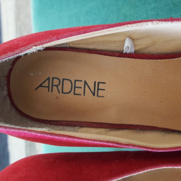 Red Ardene high heel suede dressy shoes - Picture 2 of 3